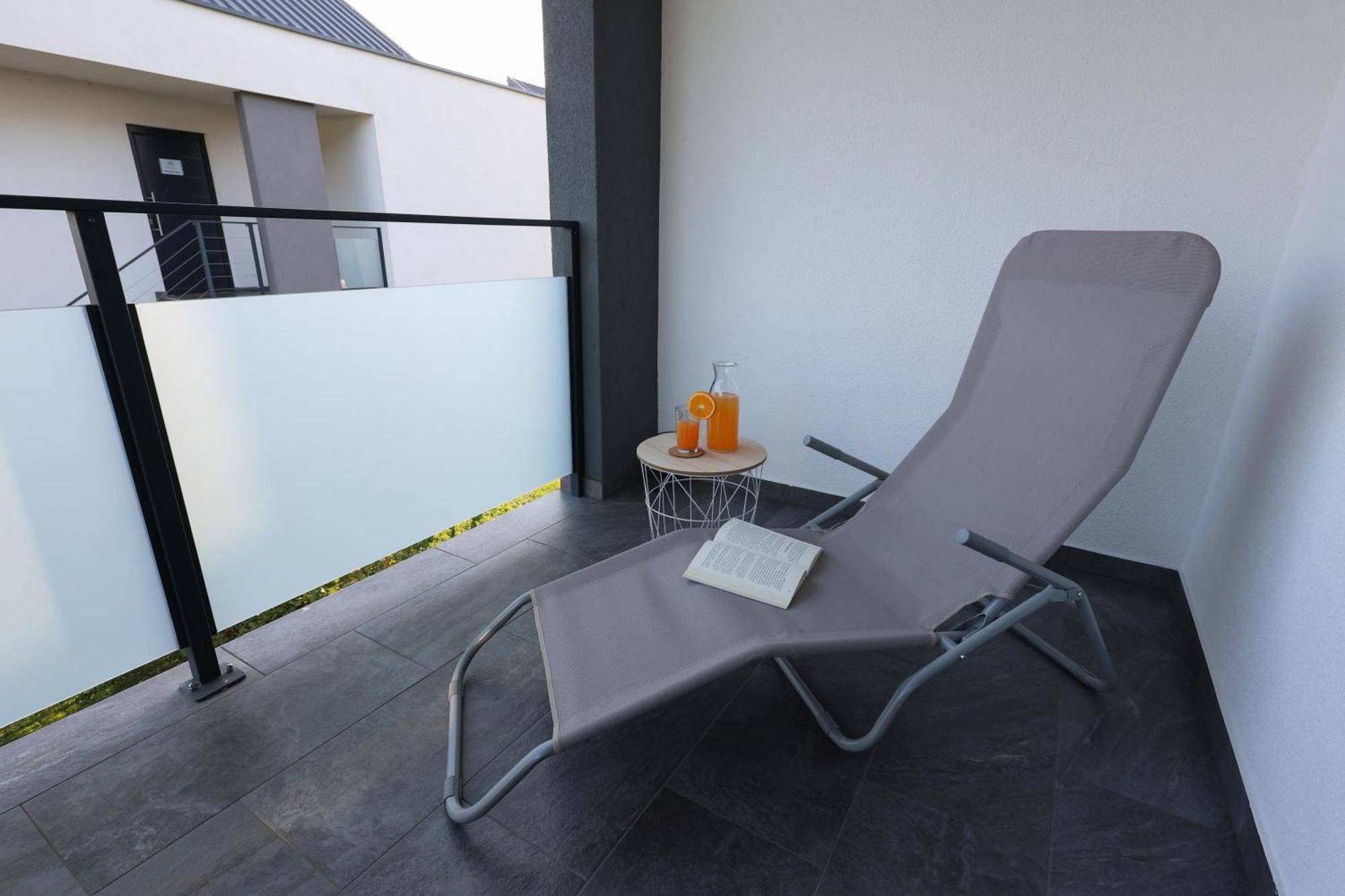 White Mountain Apartment Banovci Esterno foto